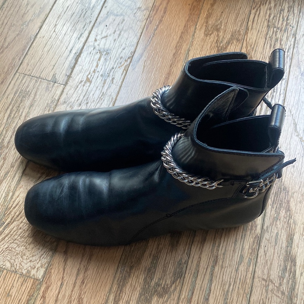 Alexander Wang Iggy ankle boots black
leather Rhodium chains 40.5/9-9.5 $795 - Picture 5 of 16